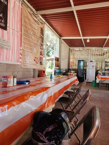 Interior del local de Gorditas Doña Saby